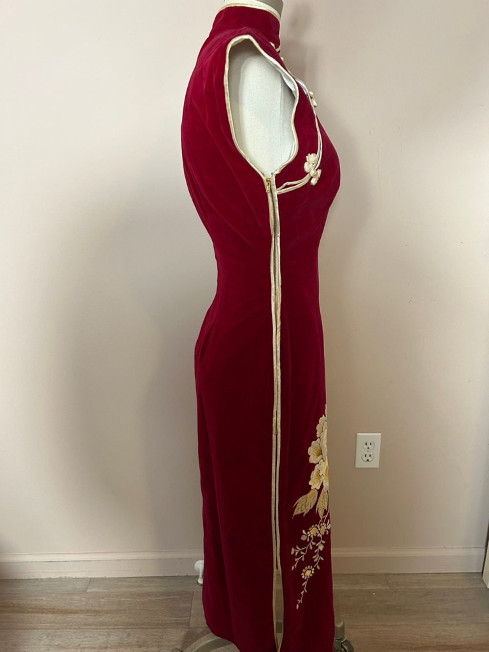 Classic Red Velvet Cheongsam Dress with Embroidered Floral Detail in gold Asian - Picture 11 of 17